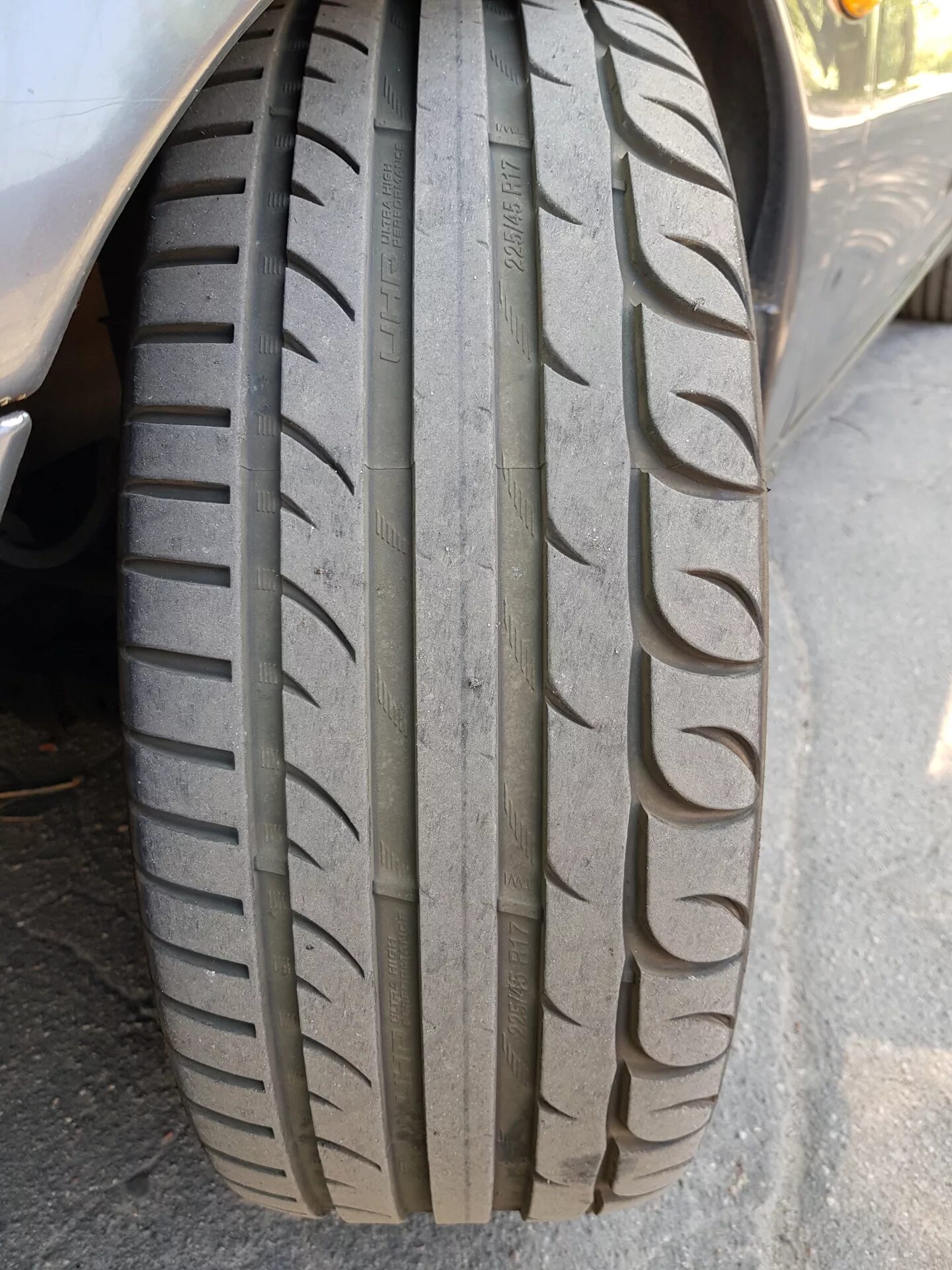 Резина тайгер. Tigar Ultra High Performance 225/45 r17. Ultra High Performance 225/45 r17. Tigar UHP 225/45 r17. Резина Тигар 225/45/17 лето.