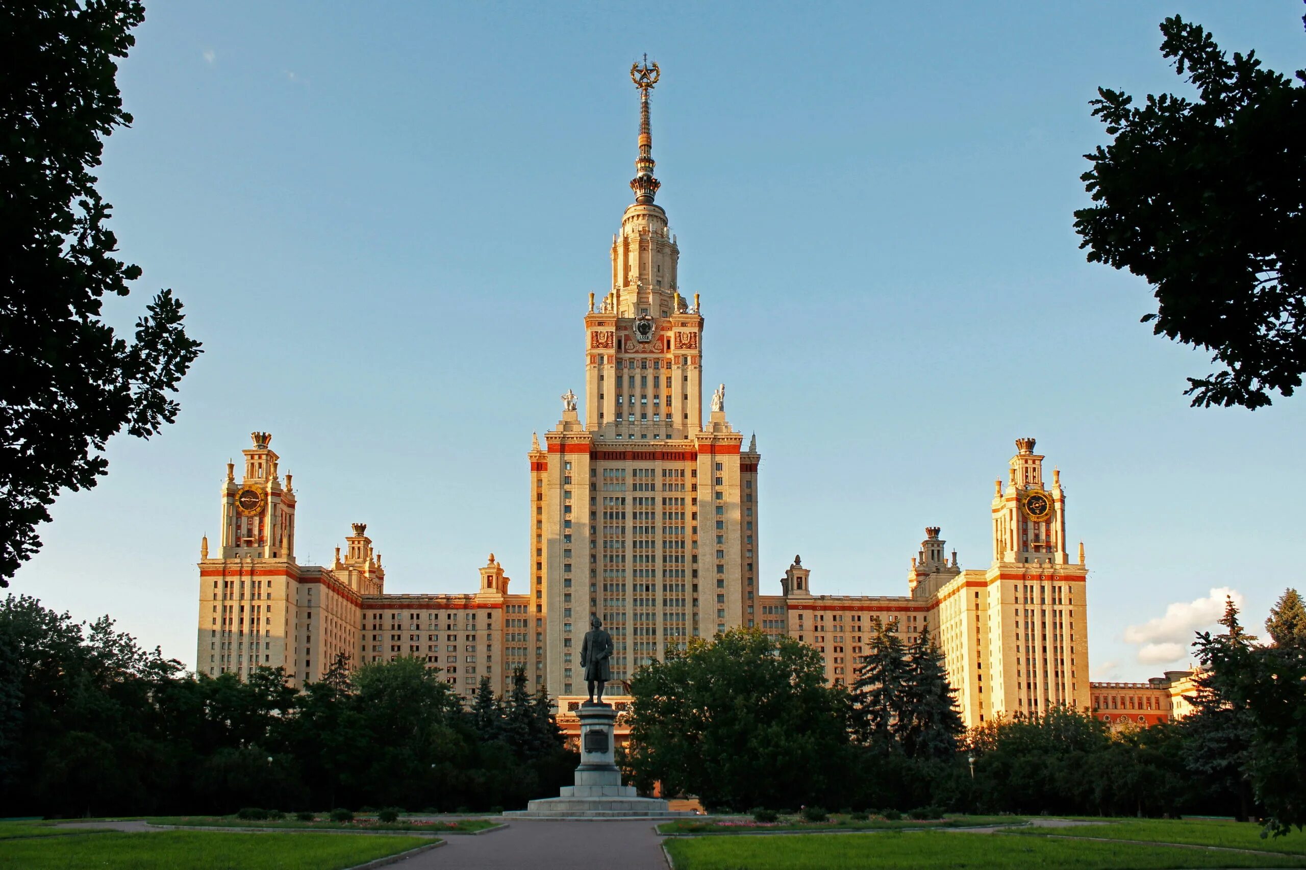 Мги 8. Московский государственный университет имени м.в.Ломоносова，МГУ. Сталинские высотки МГУ. Главное здание МГУ имени м.в. Ломоносова. Здание МГУ сталинская высотка.