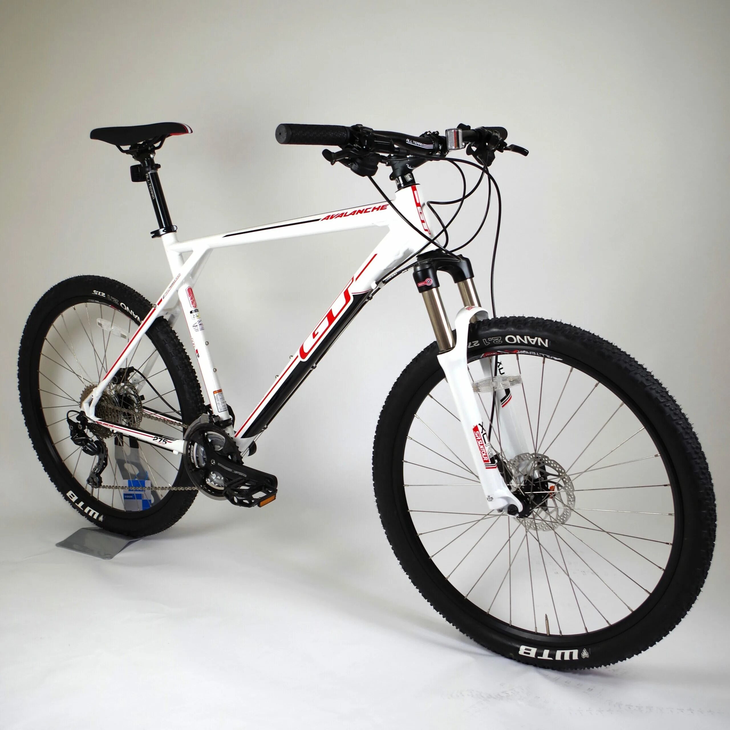 Gt купить на авито. Gt 27.5 Avalanche Elite 2015. Велосипед gt Avalanche Elite. Gt Avalanche Elite 2015. Gt Avalanche Elite 2015 26.