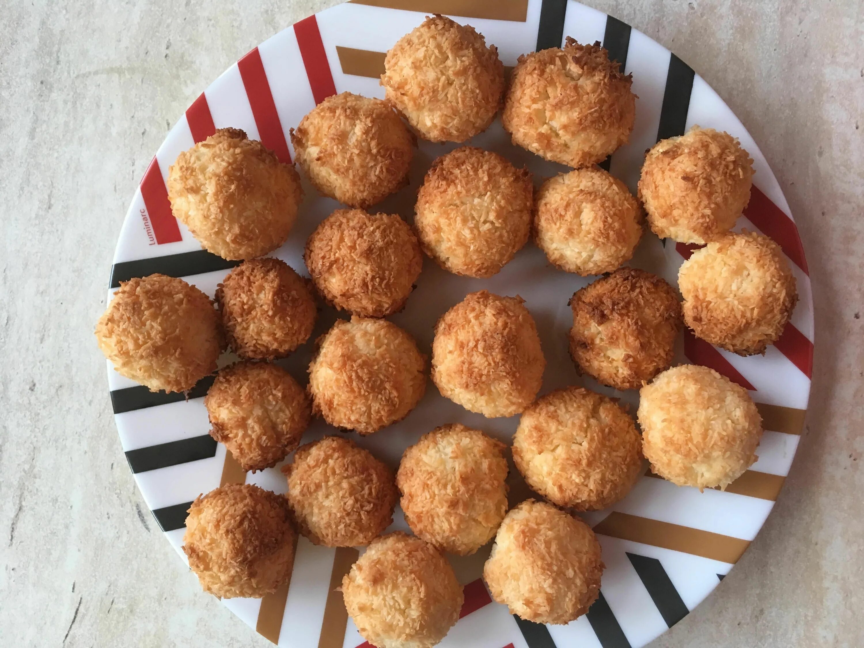 печенье кокосовое 120 грамм. печенье кокосовое карусель. драники от шеф повара стоимость. как сделать печенье без пергамента. кокосовое печенье с шоколадной крошкой.