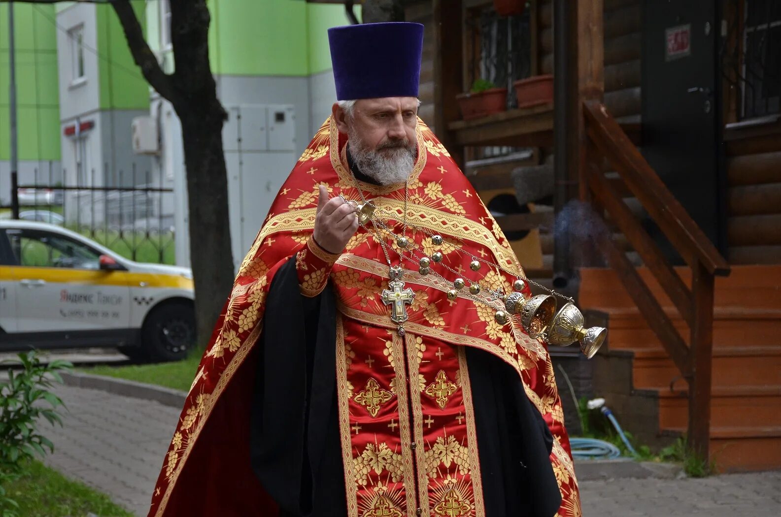 месяца в храме священномученика ермогена в гольяново. строящаяся церковь на симферопольском бульваре. строящийся храм ермогена на симферопольском бульваре. храм священномученика ермогена в ташкенте.