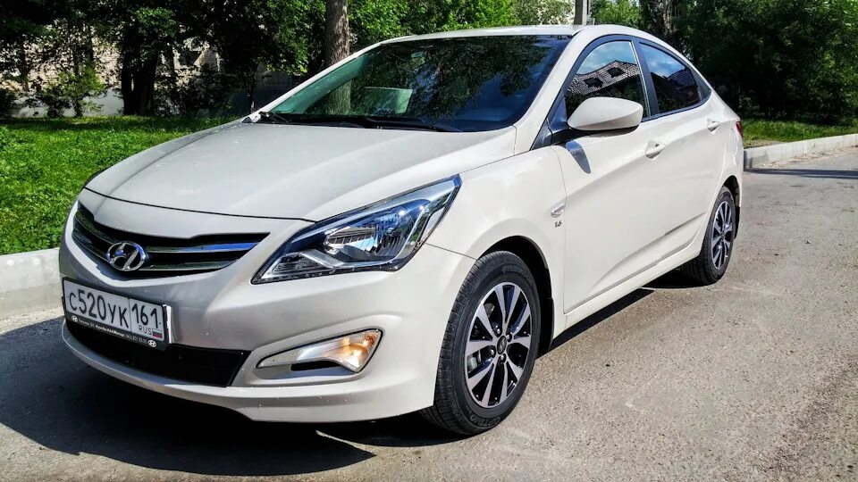 Хендай солярис 2015 1.6. Hyundai Solaris Mystic Beige. Hyundai Solaris 2015. Солярис m2b. Hyundai Solaris 2015 бежевый.