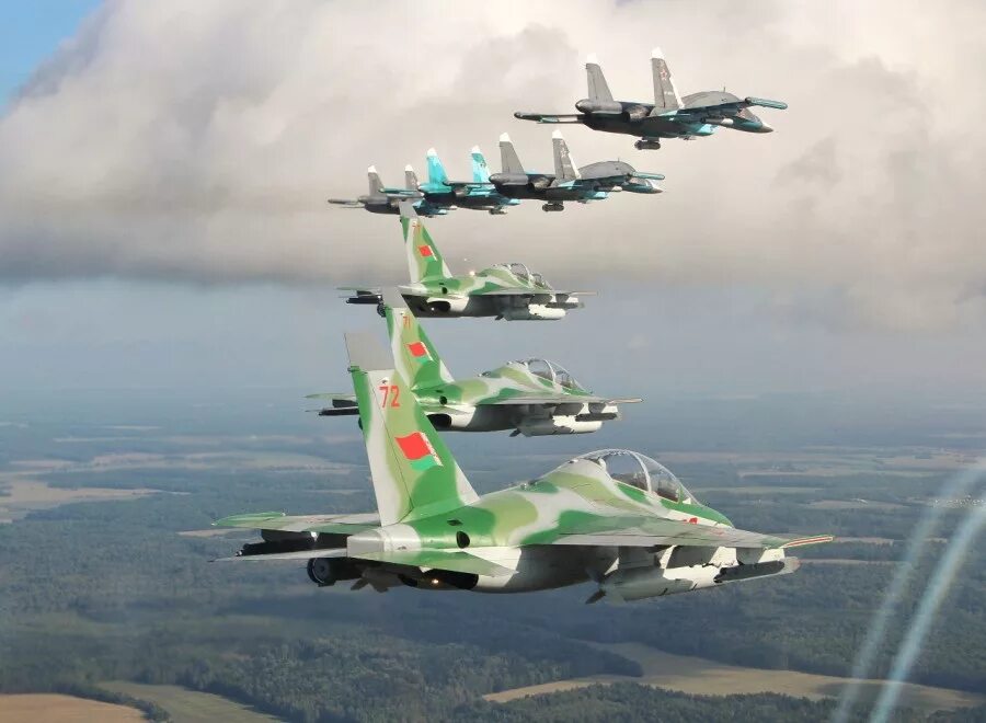 Як-130 белоруссия. Як-130 вс рб. Як-130 белорусских ввс. Як-130 белорусских ввс. Миг-29бм белоруссия.