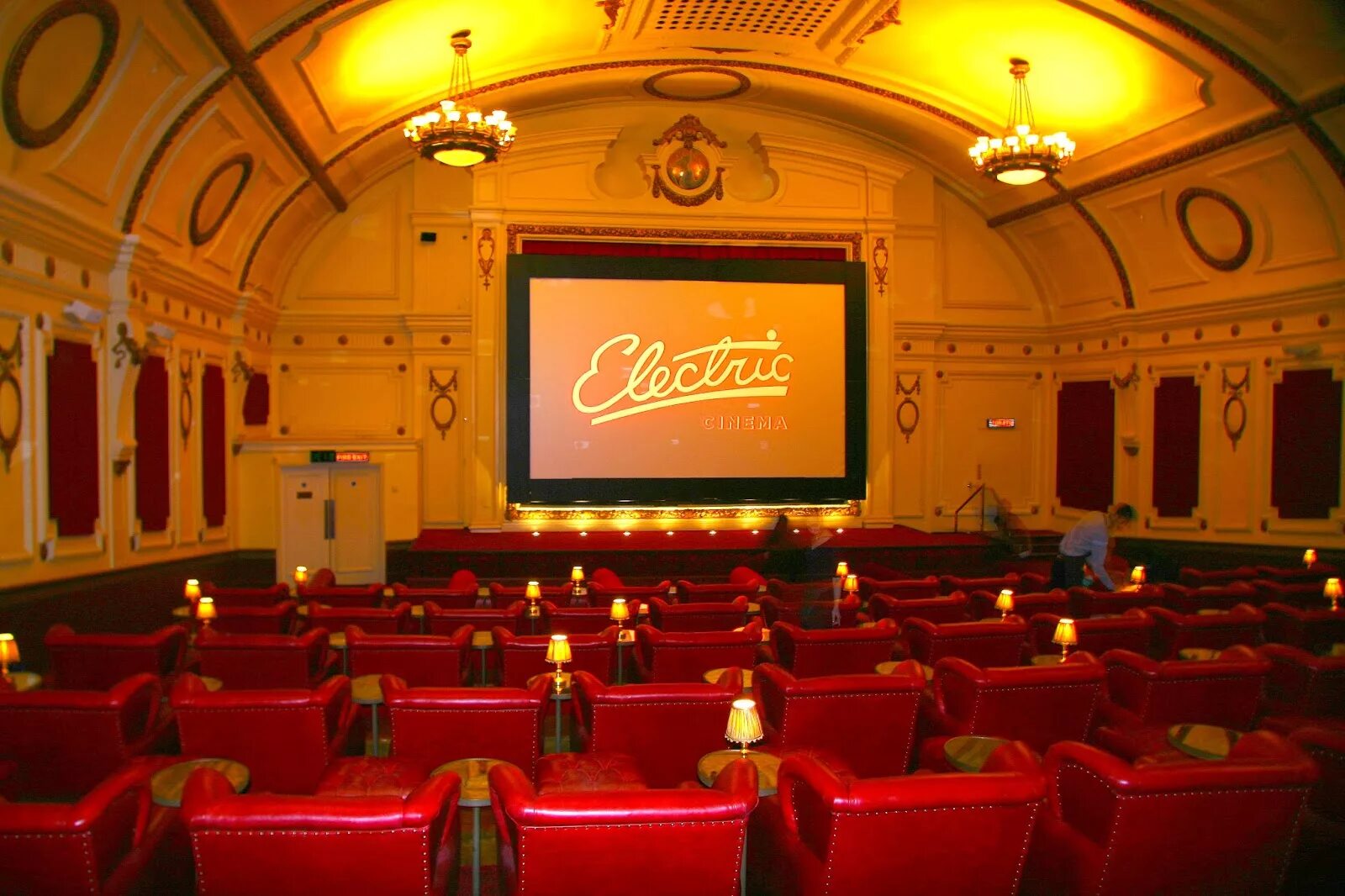 Кинотеатр Electric Лондон (Великобритания). Electric Cinema Notting Hill. Кинотеатр. Кинотеатр картинки.