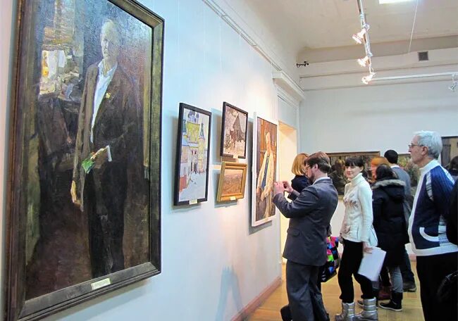 Ростов на дону улица максима горького 84 союз художников. "художник"&"ростов"&"семянников". Выставка картин. Выставочный зал союза художников челябинск. Союз художников ростов на дону.