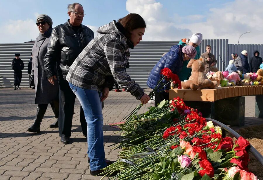 Трагедия зимняя вишня 2022. Ковалевская зимняя вишня. Зимняя вишня Менделеевск. Годовщина кемерово