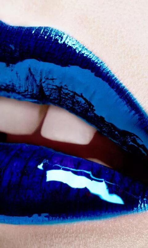 синие губы сердце