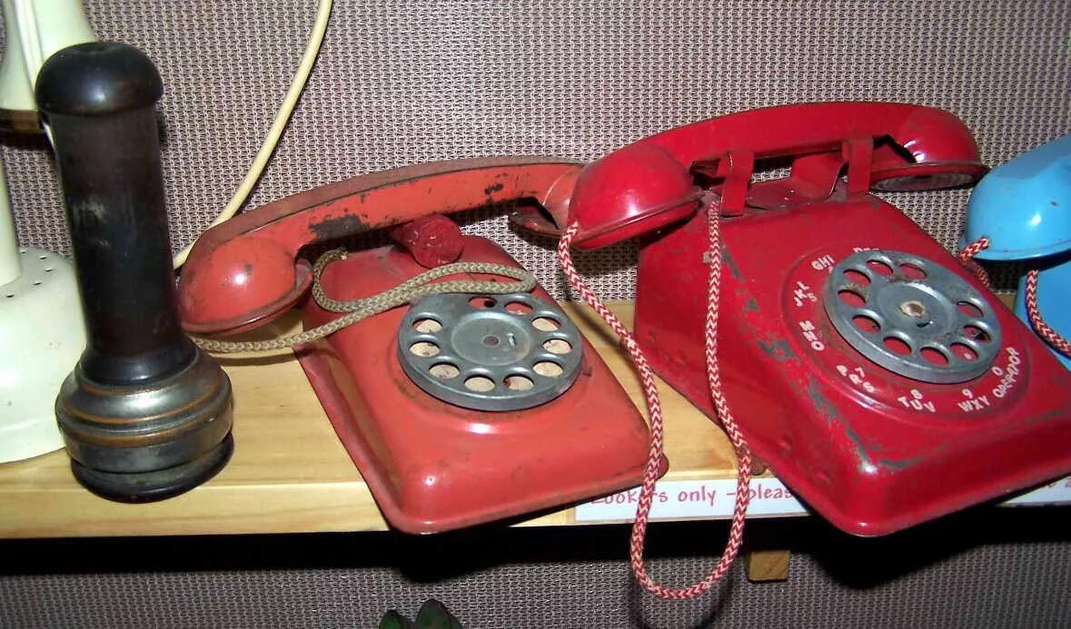 Советская телефон оренбург. Telephone Typ 61 Советский телефон TS. Советский телефон. Советский стационарный телефон. Стационарный телефон дисковый.