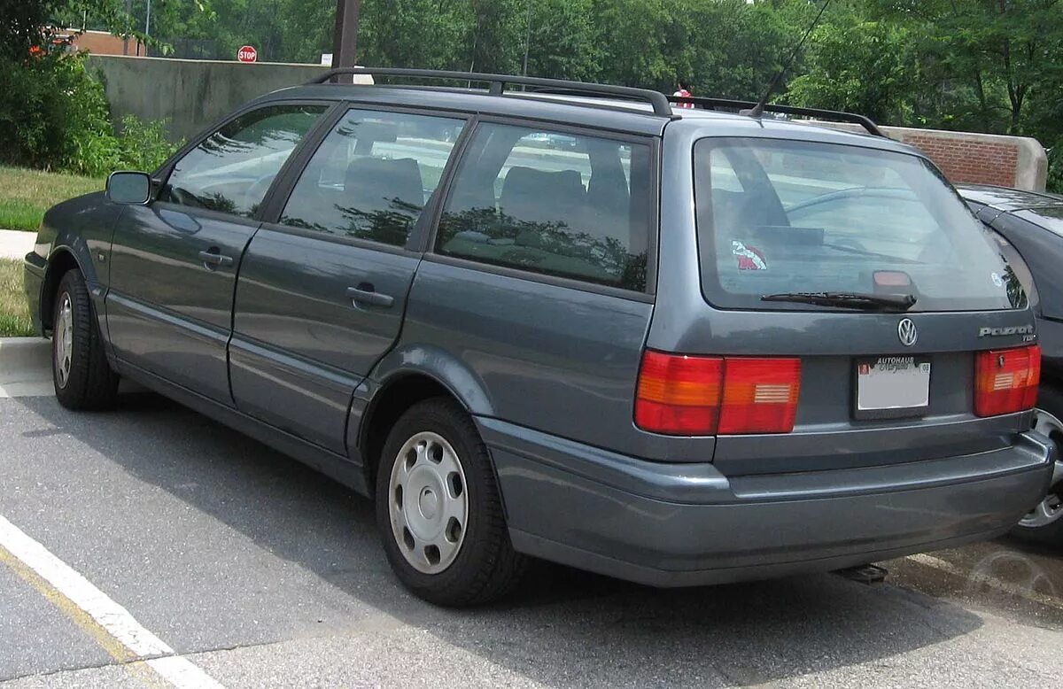 3 4 универсалы. Volkswagen Passat b4 variant. Volkswagen Passat b4 Wagon. Volkswagen Passat b4 седан. Volkswagen Passat b3 Wagon.