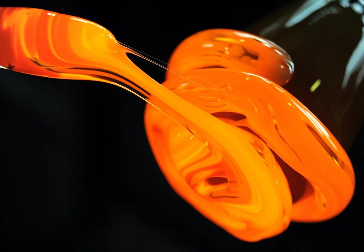 производство стекла. выдувание стекла. выдувание изделий из стекла. мурано италия стеклодувные мастерские. выдувание стекла.