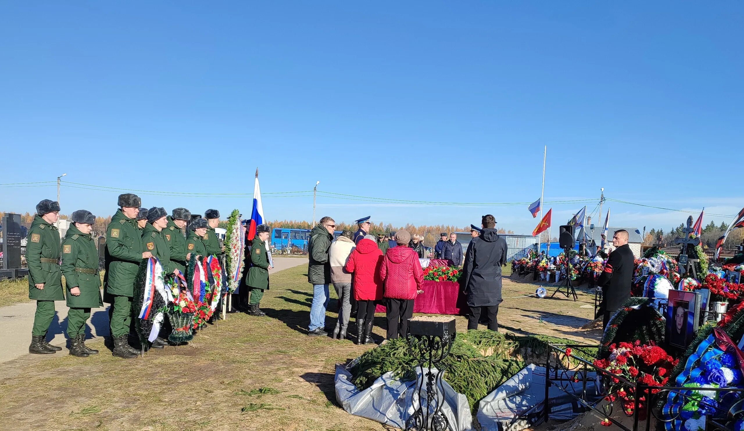 Российские новости с фронта. Кладбище погибших в Украине в Твери. Тверь кладбище Дмитрово-Черкассы аллея славы. Дмитрово-Черкасское кладбище Тверь.