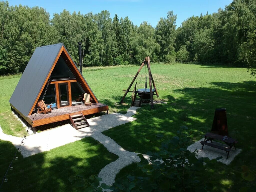 Что такое глэмпинг - от роскошных королевских шатров до музыкальных фестивалей