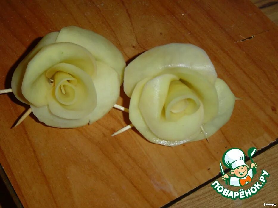 Розы из сыра мастер класс. Карвинг из картошки. Розочки из картошки. Розы из сыра. Роза из колбасы.