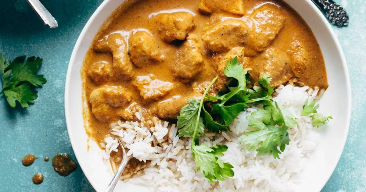 В англии. Чикен карри масала. Чикен карри масала. Чикен тикка масала. Курица карри масала.