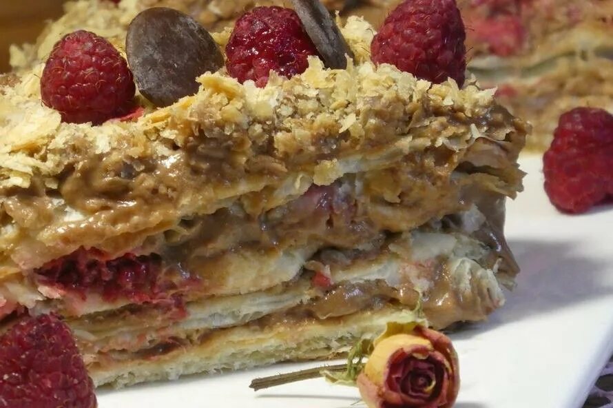 мирабель наполеон. прослойка наполеона. торт степка-растрепка рецепт. наполеон с малиной. прослойка наполеона.