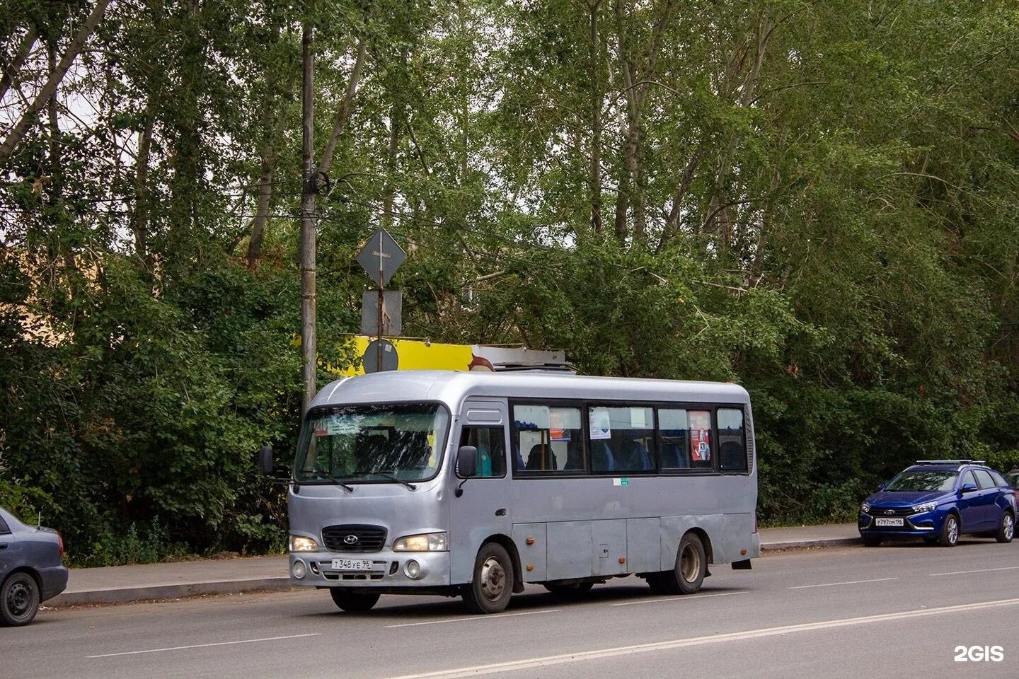 Автобус 210 каменск уральский. 210 Автобус. 210 Маршрут. Старые автобусы Hyundai. Автобус Хундай-Каунти 2011 long.