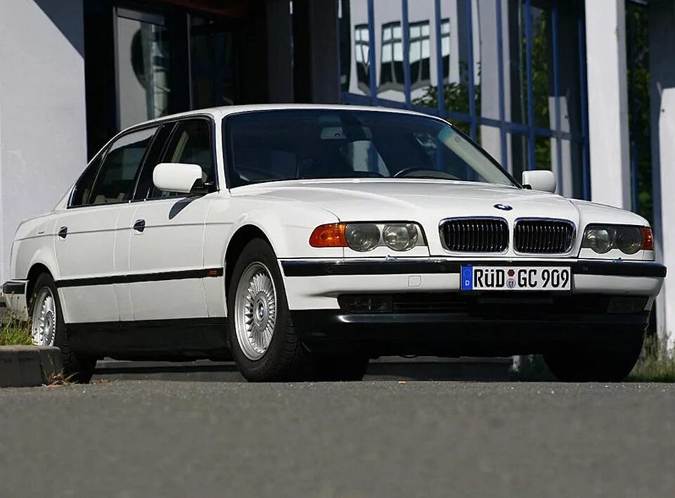 7 декабря 2001 год. BMW 750 l7 e38. БМВ 7 е38. BMW 7 e38 750li. BMW 7 e38 2001.