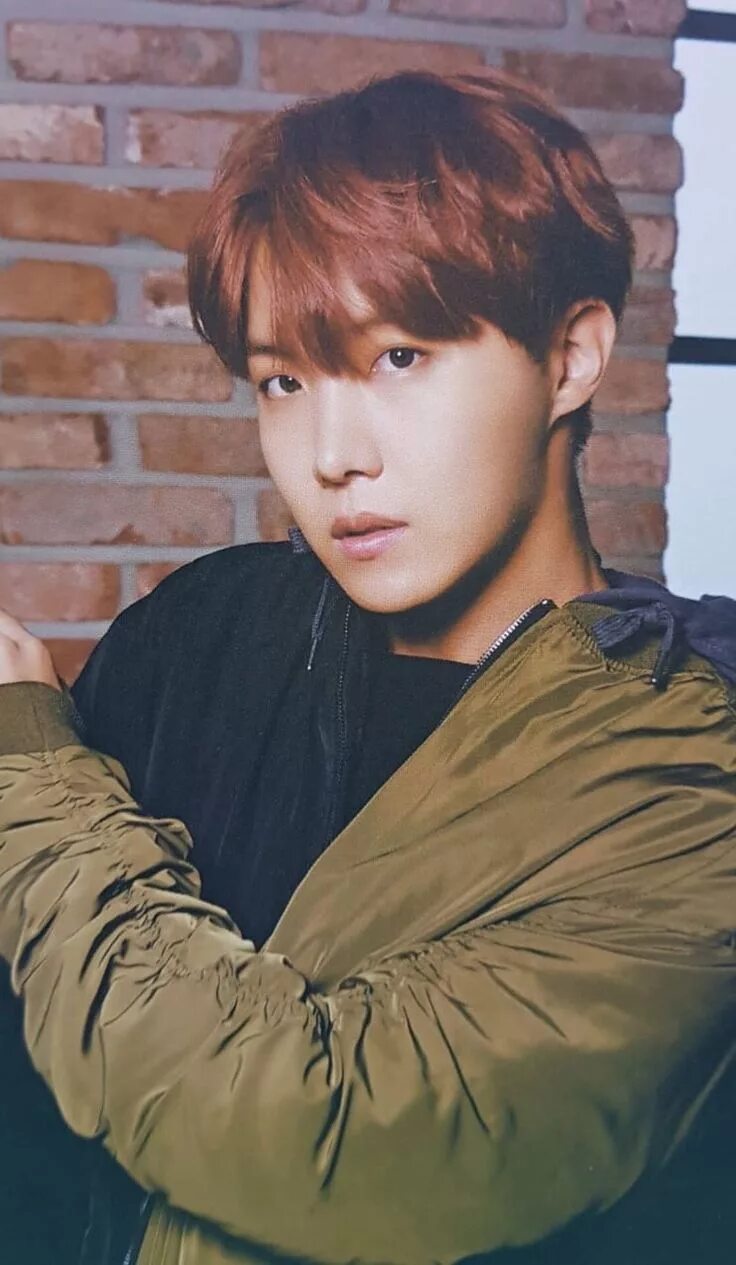 Jhope корейский рэпер фото. Хосок бтс. Чон хосок 2022. Jhope биография. Jhope биография.