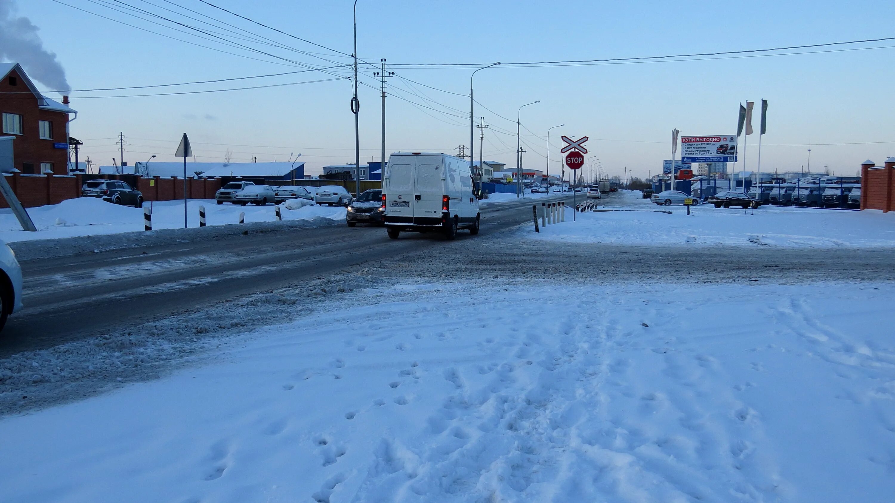 Переезд в Тюмень. Железнодорожный переезд в Тюмени. ЖД переезд в Тюмени. Тюменский переезд Омск.