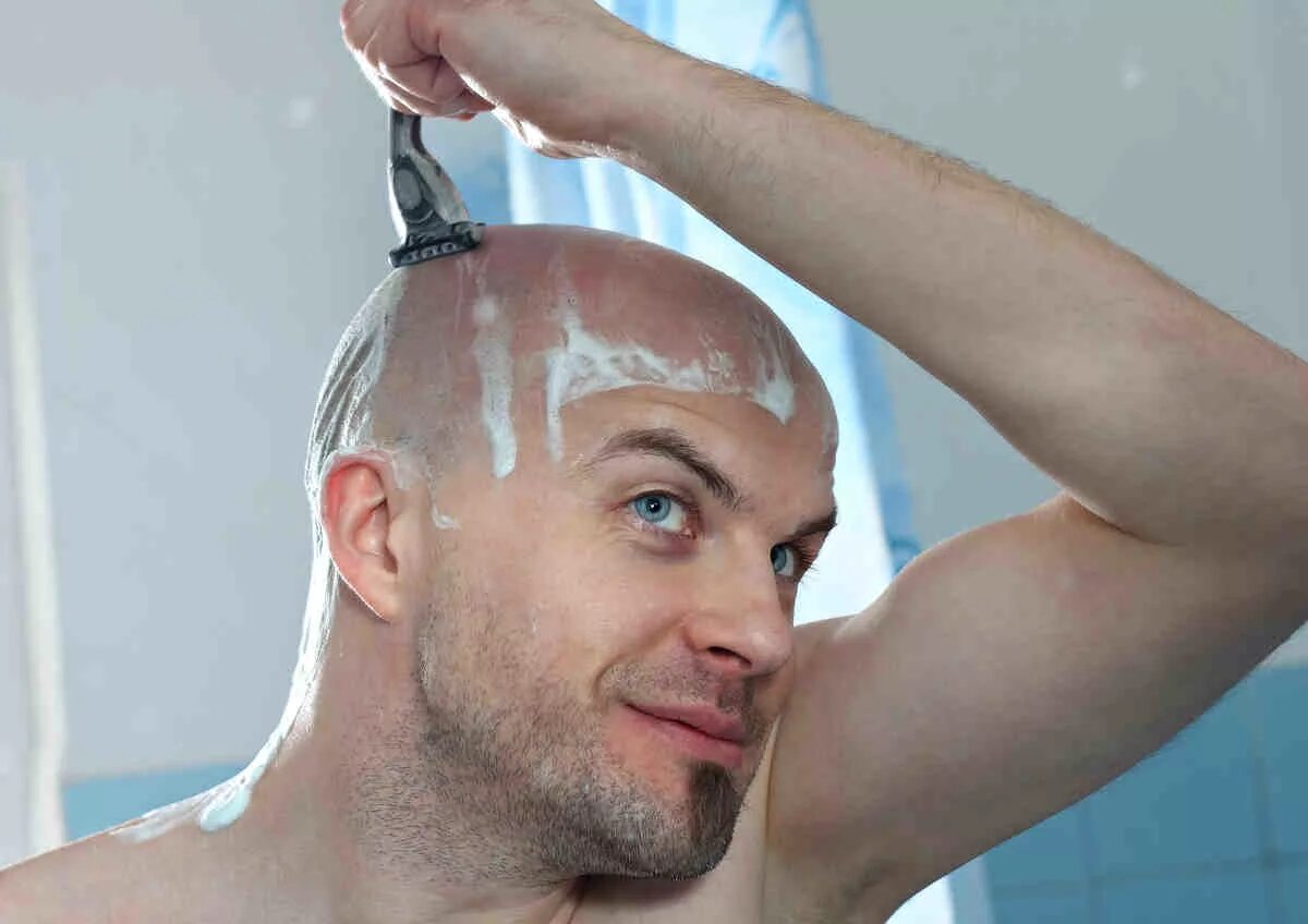 Shaving dick. Налысо Лебедев. Нилетто побрился налысо. Певец Джонни побрился налысо.