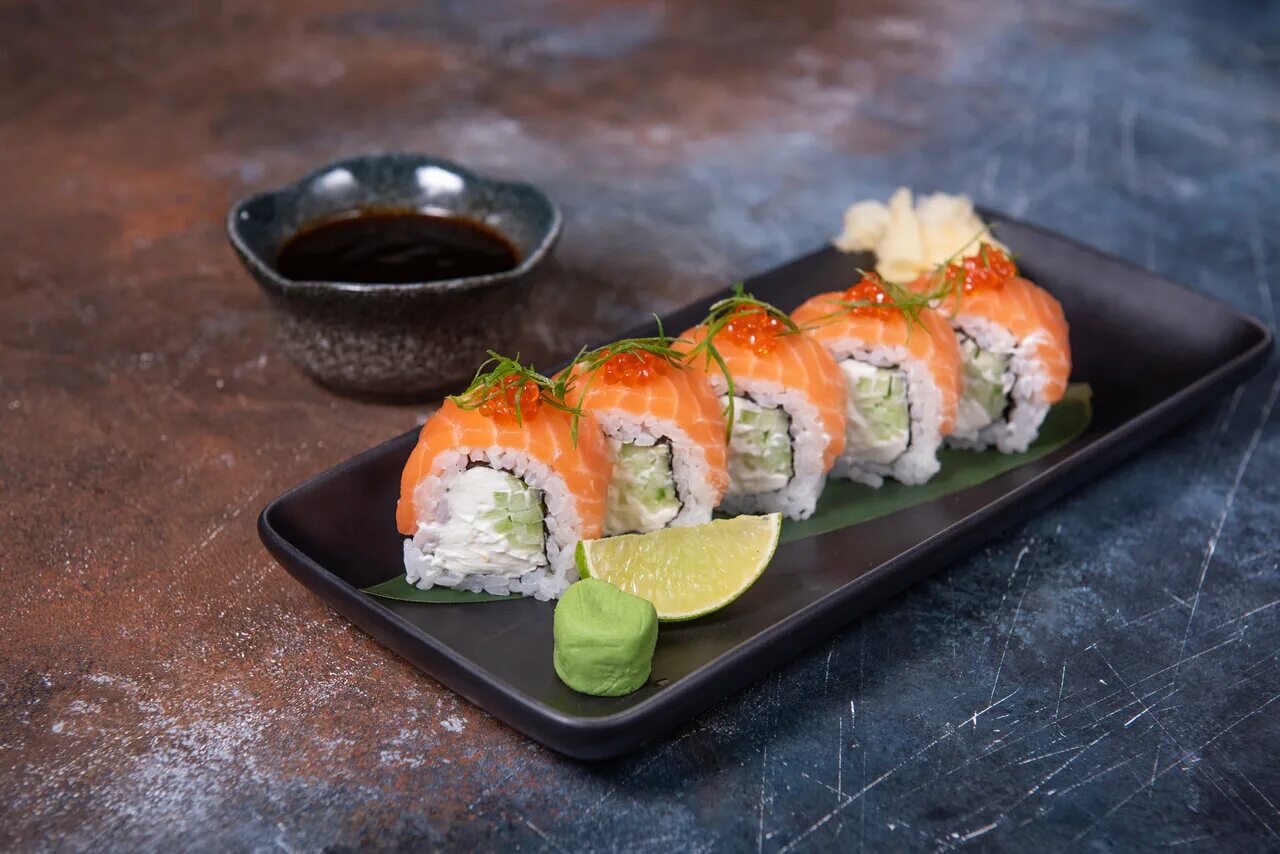 суши роллы волжский. Art mushi sanban. раз два три роллы подстепки цыпа. наборы из трех роллов. суши роллы в менделеевске.