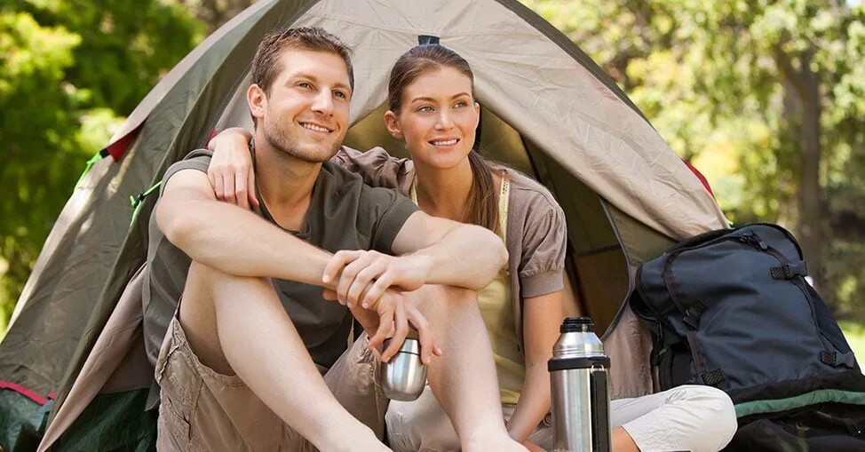 Only camping. Семейный поход. Термос палатки природа. Любители отдыха. Девушка в палатке.