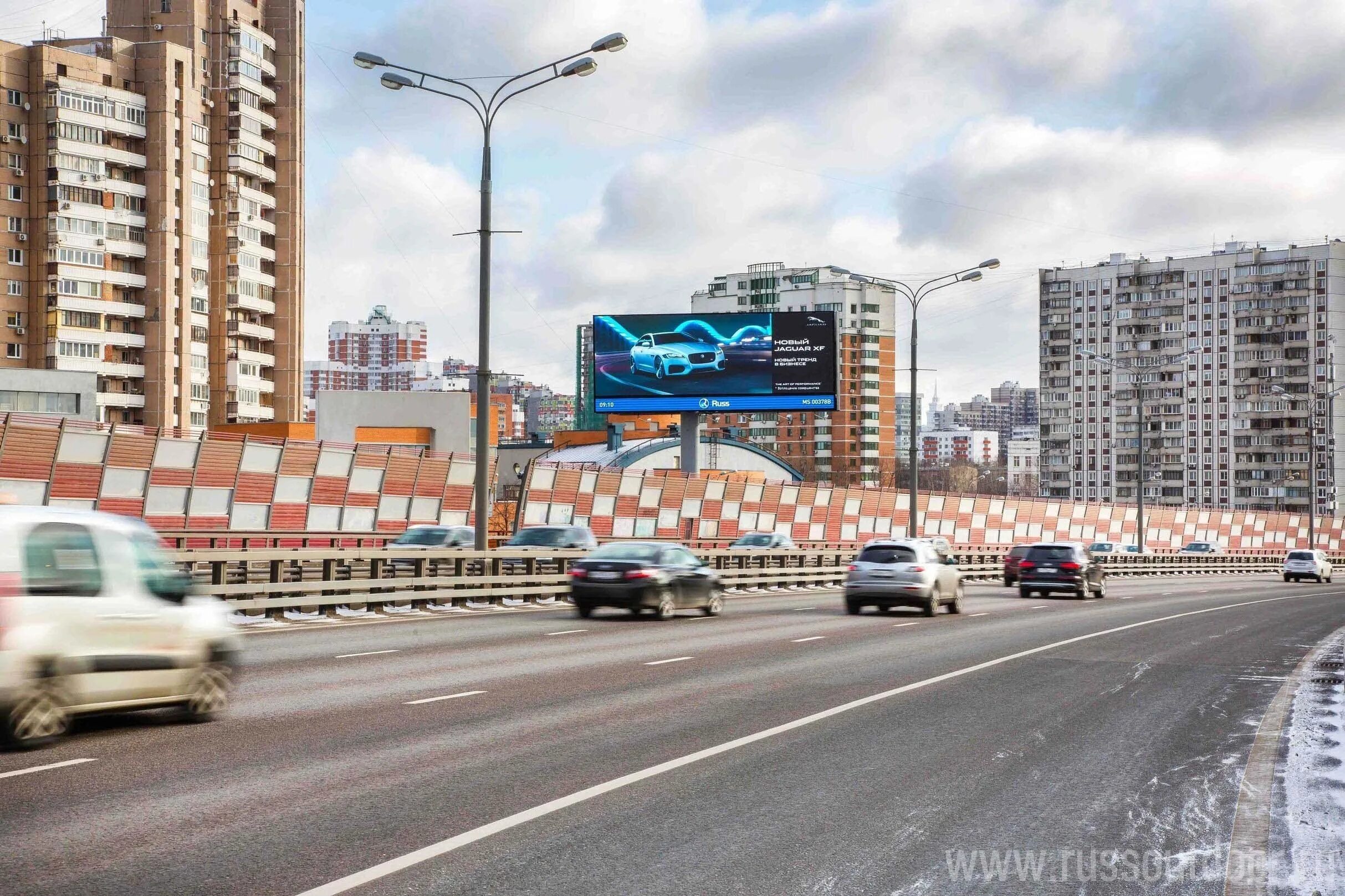 Russ outdoor билборды. Russ outdor. Russ outdoor наружная реклама. Russ outdor. Russ реклама на щитах.