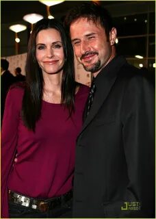 Courteney Cox Dishes the Dirt courteney cox dirt premiere 02 - Photos Just ...