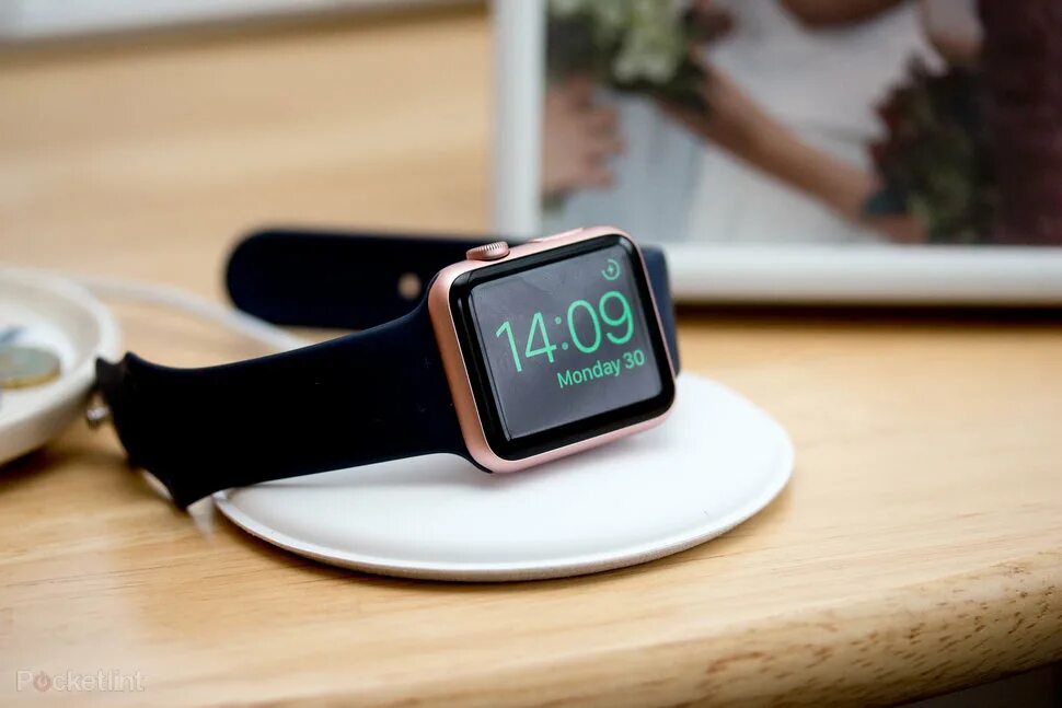 Apple watch magnetic. Apple watch magnetic charging dock. apple watch 7 зарядка. зарядка на смарт часы вотч 7. эпл вотч 7 заряд.