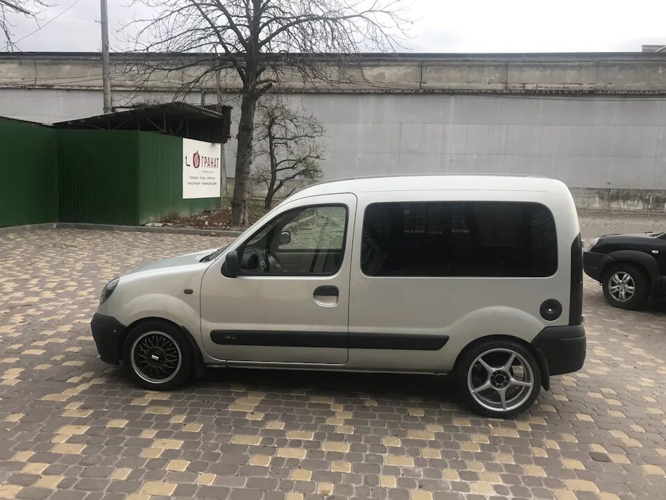 Renault kangoo (2g). Renault kangoo (2g). Диски renault kangoo 2. Диски на рено кангу. Литые диски рено кангу.