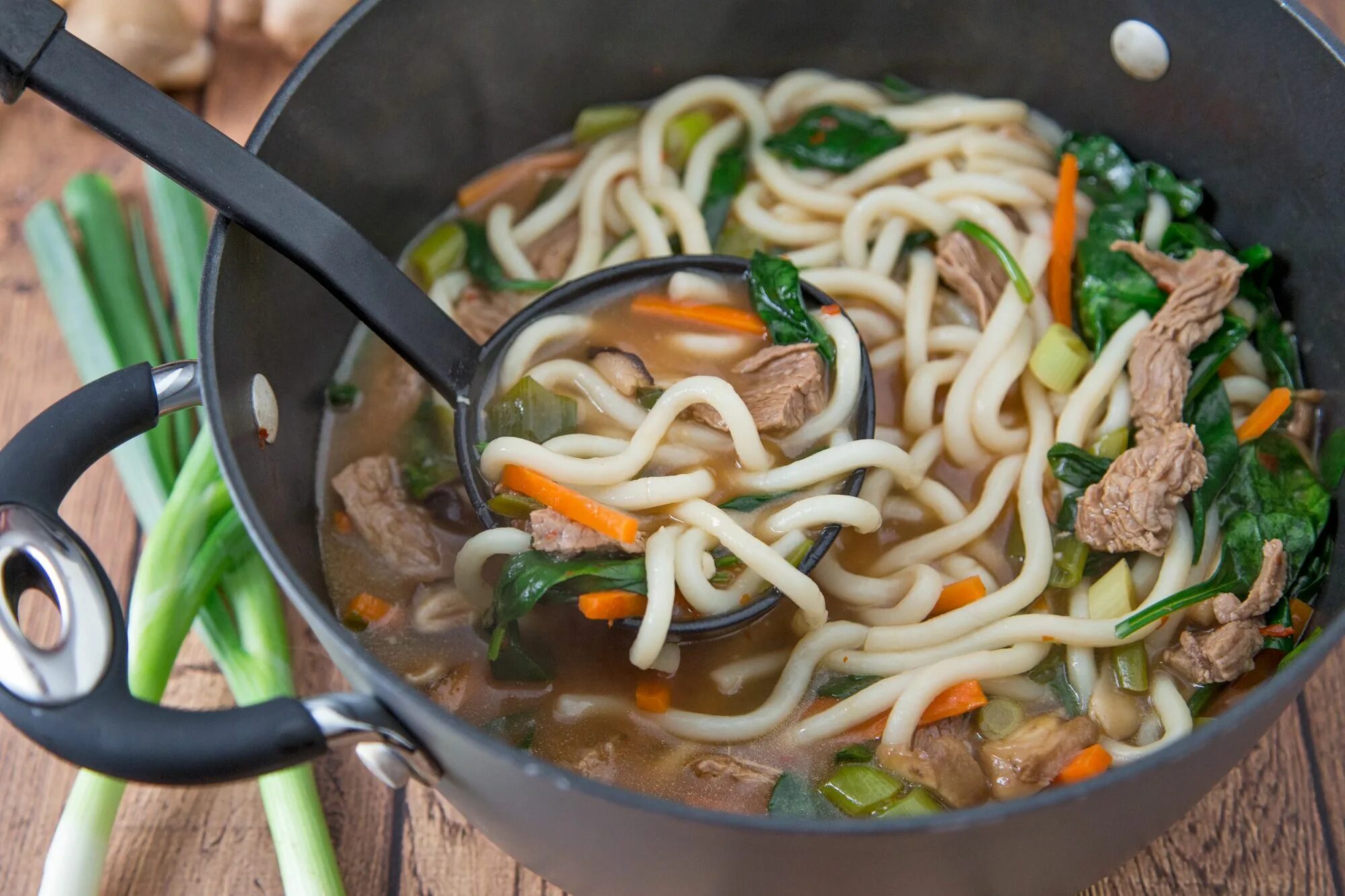 Боул удон. Суп удон. Лапша Джанджанг цазомея. Суп с лапшой удон. Udon noodle bar