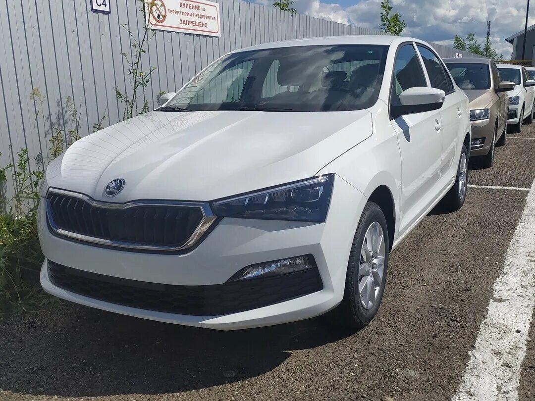 Рапид 2020 купить. Шкода Рапид 2020 белая. Skoda Rapid 2020 белая. Skoda Rapid 2 белый. Škoda Rapid 2020 White.