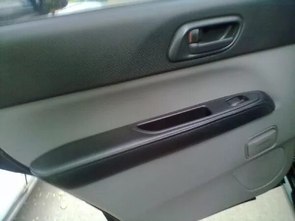 дверь subaru forester 4 sj без обшивки. дверь субару форестер sg5. снять обшивку двери форестер. шумоизоляция задней двери субару форестер sj. Subaru forester 2006 дверь.