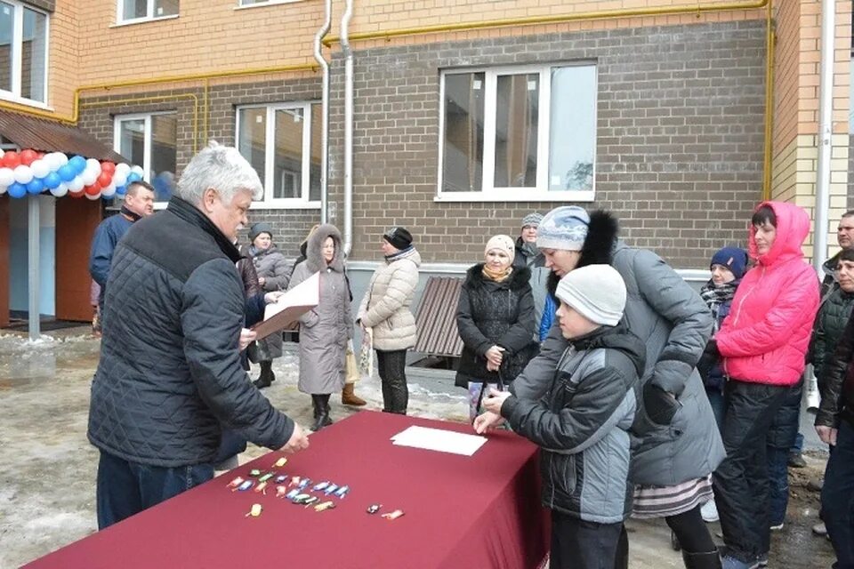 Погода никольское красноярского. Посёлок Никольское Костромской район. Никольское Кострома. Поселок Никольское Кострома. Школа пос Никольское Кострома.