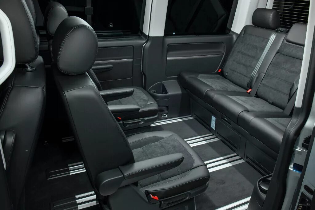 Volkswagen multivan t6 салон. Мультиван т6 салон. Фольксваген мультивен т6. 1 caravelle. Фольксваген каравелла 2015.