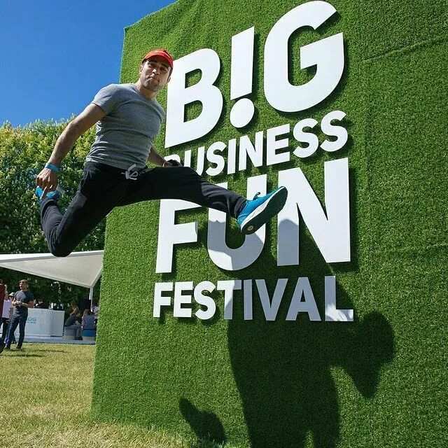 Бизнес фестиваль. Интеллектfest. Биг бизнес фан фестиваль. Бизнес фестиваль. Аудитории сколково.