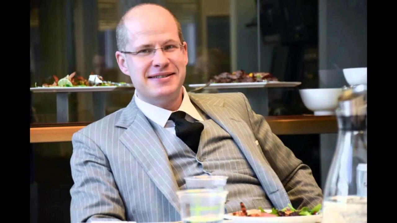 Max boot. Макс бут. макс бут обозреватель. max_but.