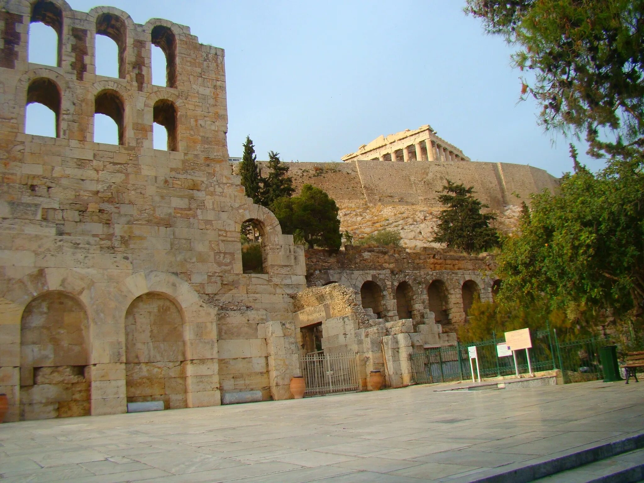 Городская стена афин. Афинские стены. Длинные стены в афинах. Академия в афинах в древней греции. Длинные стены в афинах.