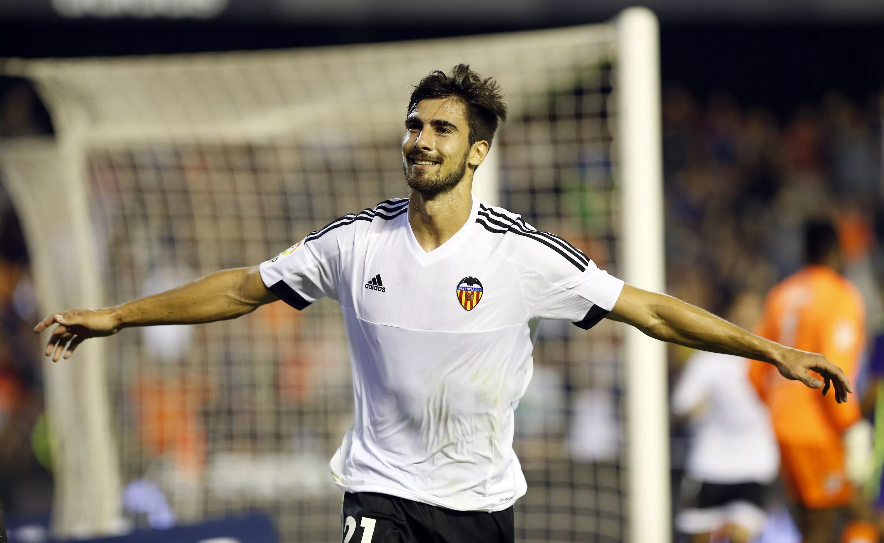 Андре гомеш. Barcelona Andre Gomes. Gomes Valencia. Andre Cergueira.