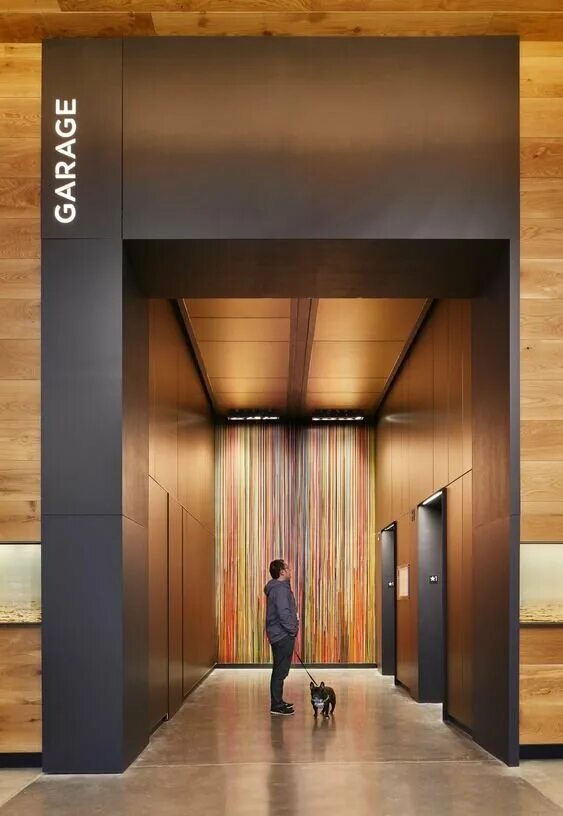Лифт в офисе. Лифт интерьер. Лифт Минимализм. Современные лифты в офисах.