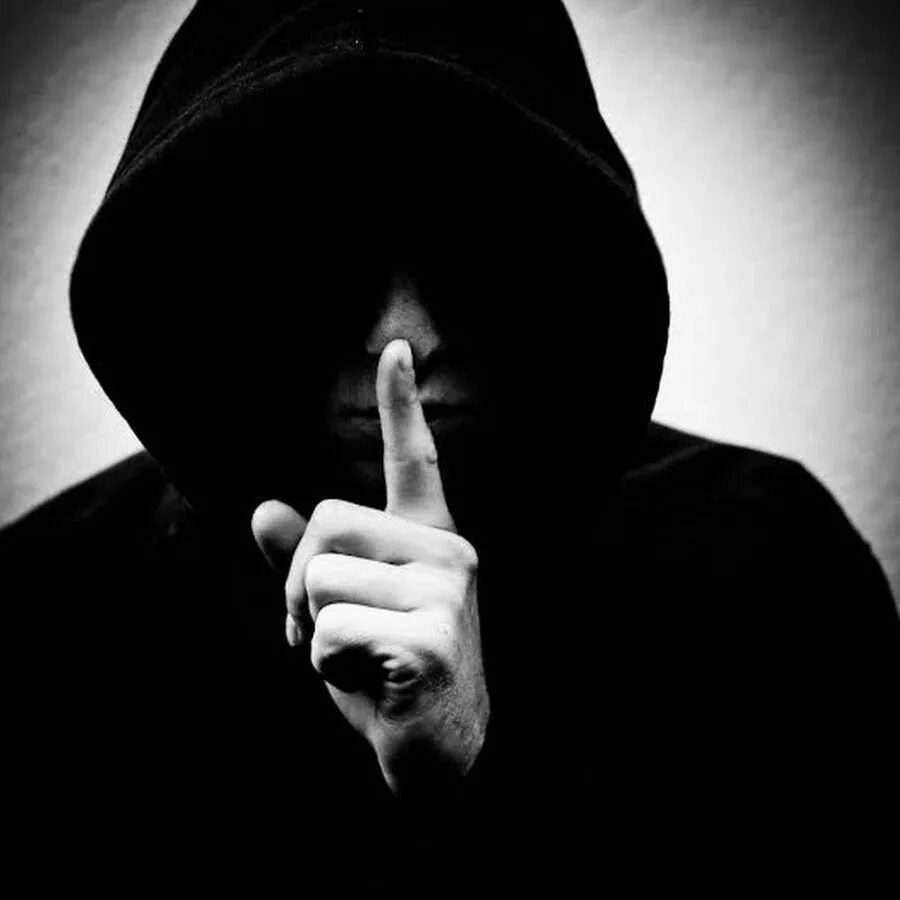 Мужчина в капюшоне. Алексей лисовский. Ютуб тихо пацаны. Элджей до. Фотографии мужчин со спины.