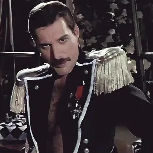 Слушать living on my own. Фредди меркьюри гиф. freddie mercury 70s. фредди меркури living on.. фредди меркьюри в мундире.