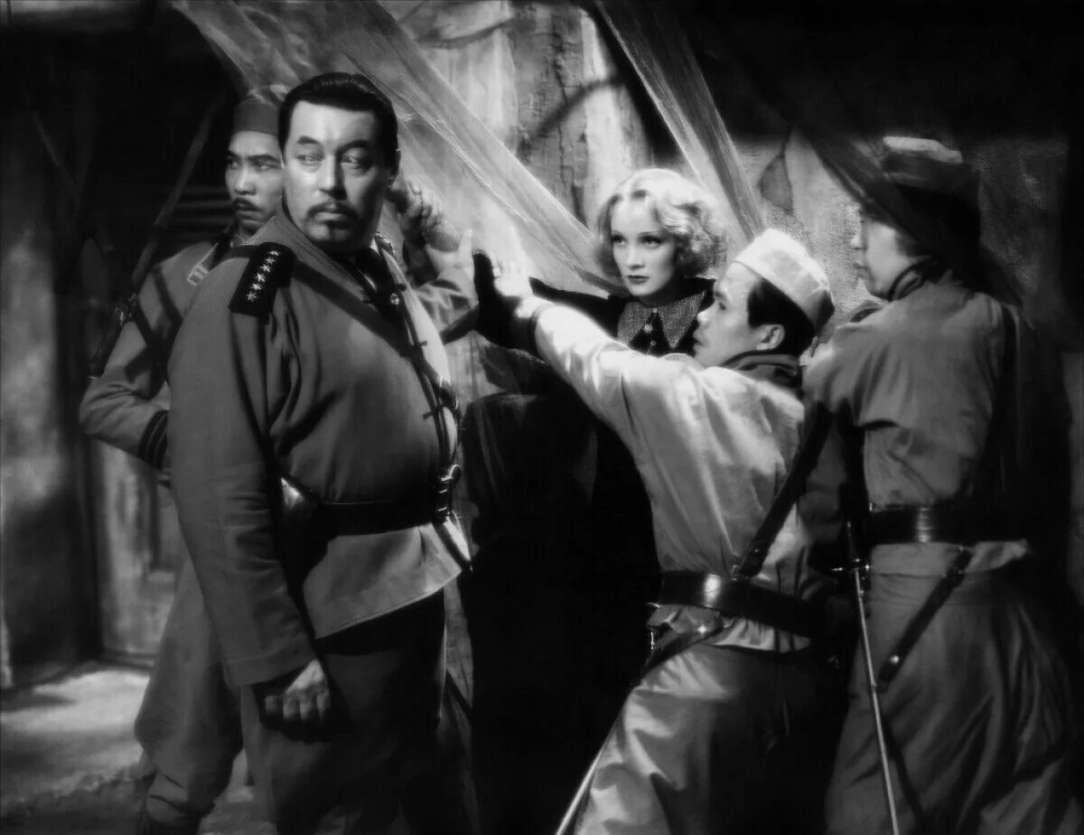 Шанхайский экспресс 1932. Шанхайский экспресс. Шанхайский экспресс. Шанхайский экспресс. Шанхайский экспресс.