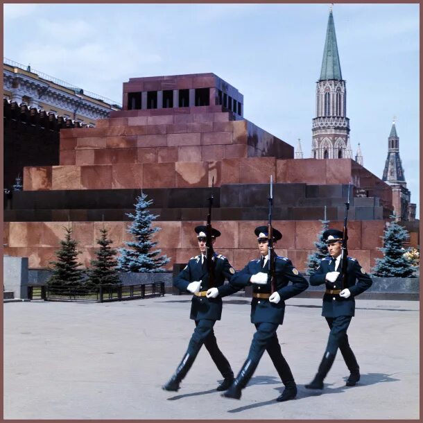 комендатура мавзолея ленина. караул у мавзолея ленина 2021. почетный караул у мавзолея ленина. смена у мавзолея. смена почетного караула у мавзолея ленина.