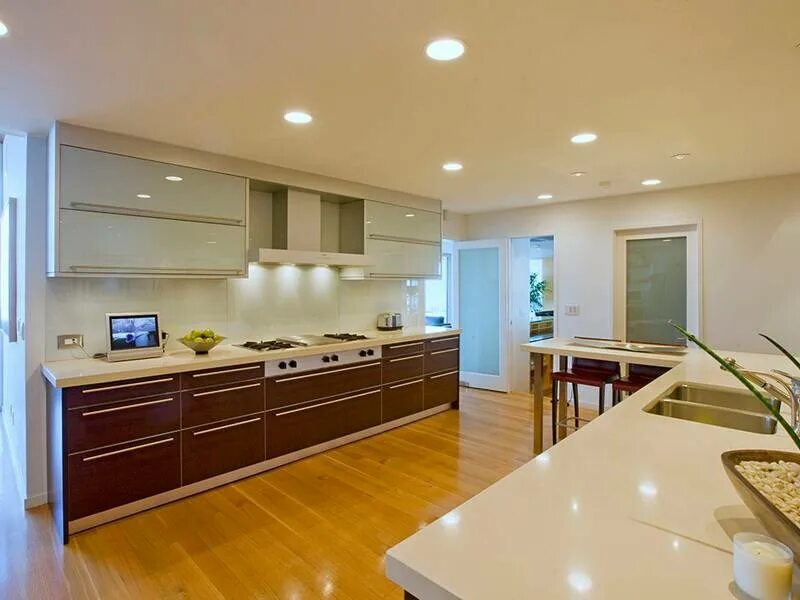 Ceiling m