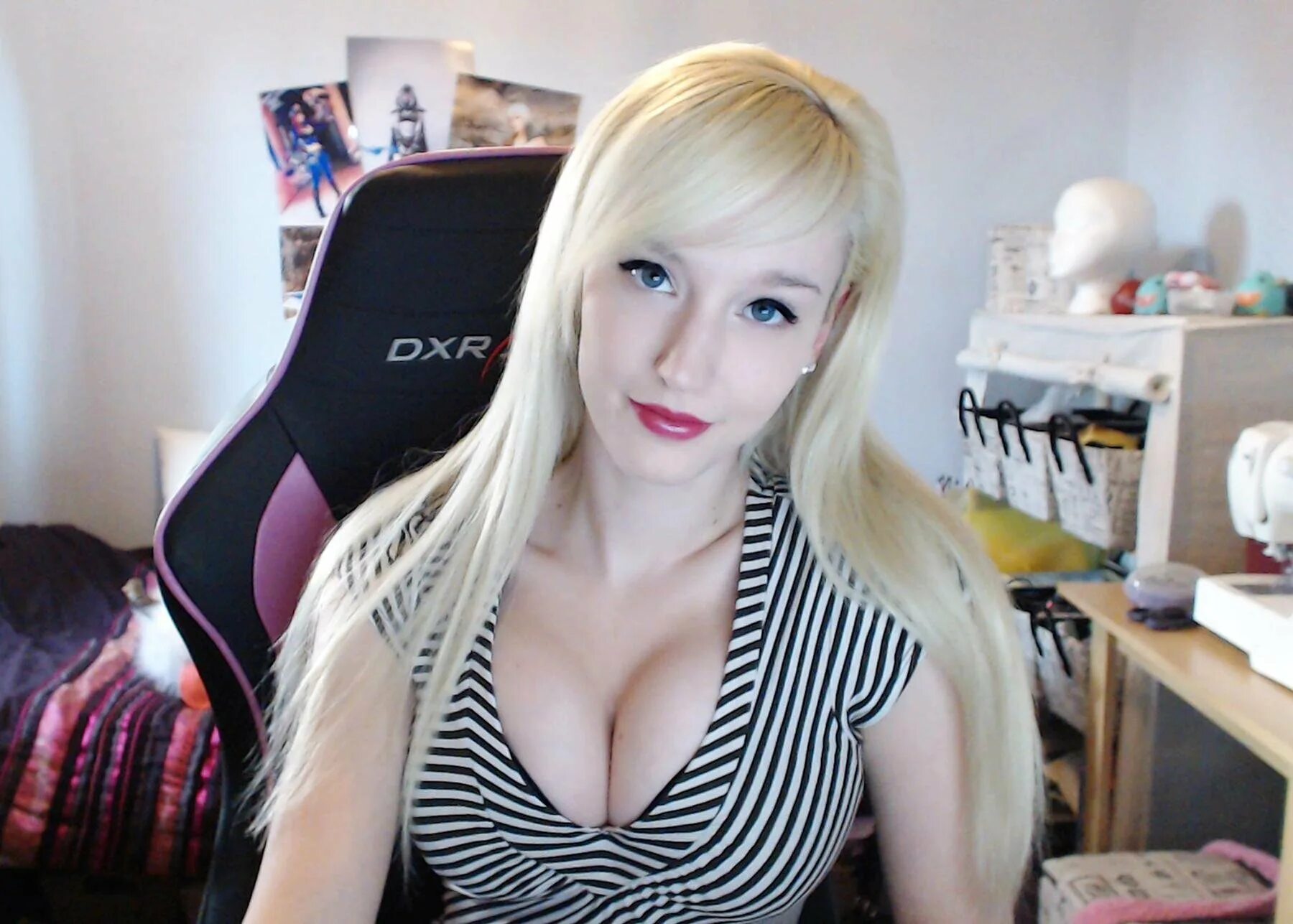 Твич джинс. Стримы 18. Kelly jean стримерша. Джинс стример. Fruktozka twitch.