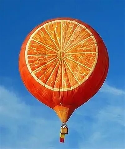 Большой шар мандаринового цвета. Большой воздушный шар. Большой воздушный шар мандаринового цвета. На воздушном шаре мандаринового цвета. Большой воздушный шар.