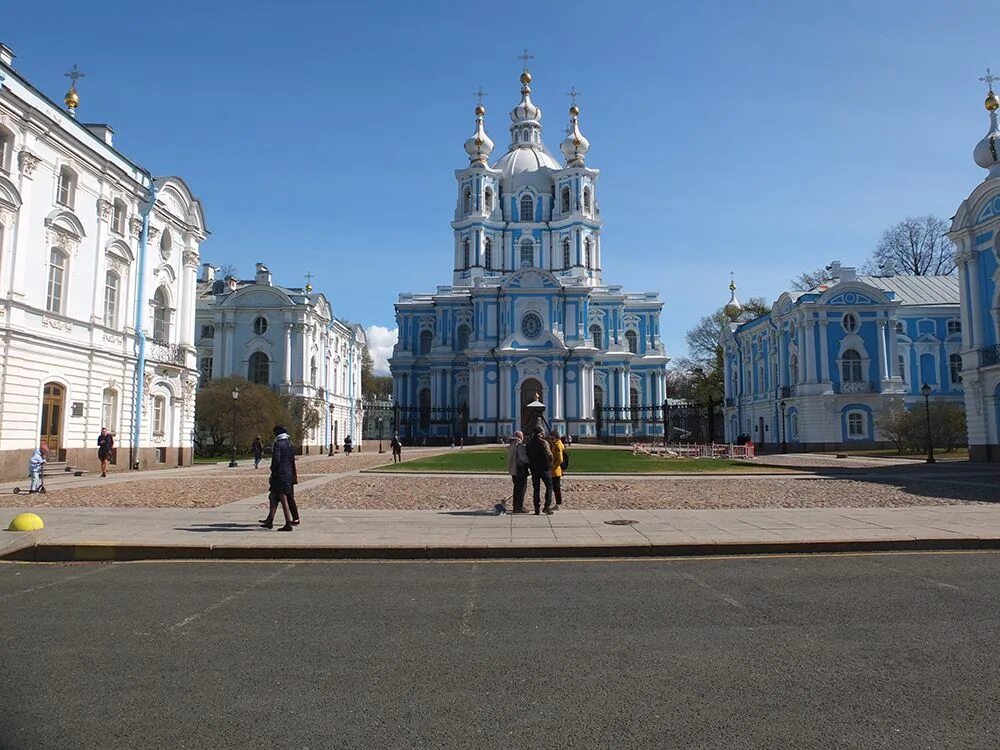 Елизаветинское барокко растрелли. Смольный дворец растрелли. Растрелли архитектор стиль. Памятник растрелли. Екатерининский дворец в царском селе.