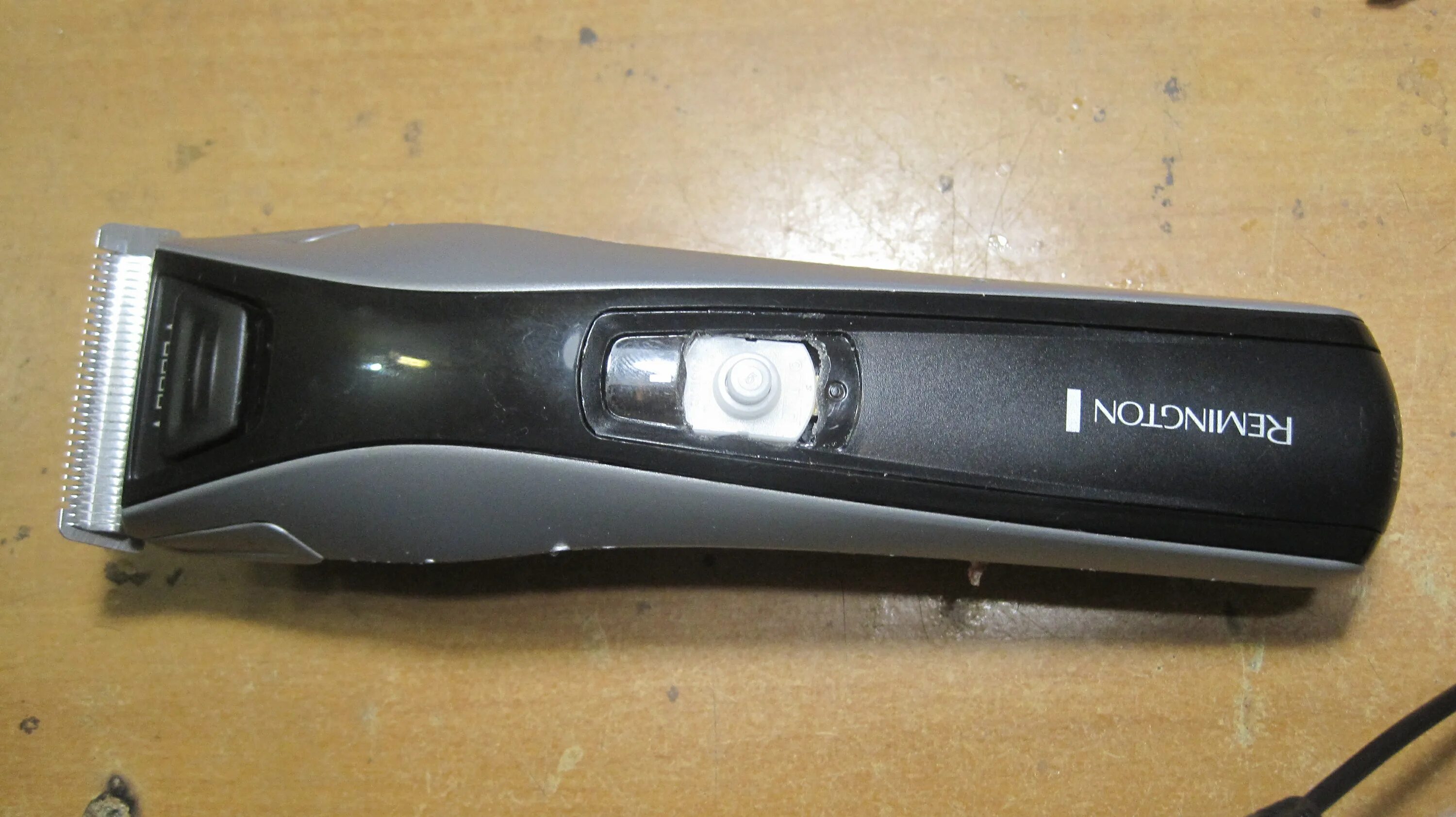 разобранная машинка для стрижки. Moser 1400 регулировка ножей. разбор машинки для стрижки волос philips. машинка для стрижки волос внутренности. машинка для стрижки в разборе.