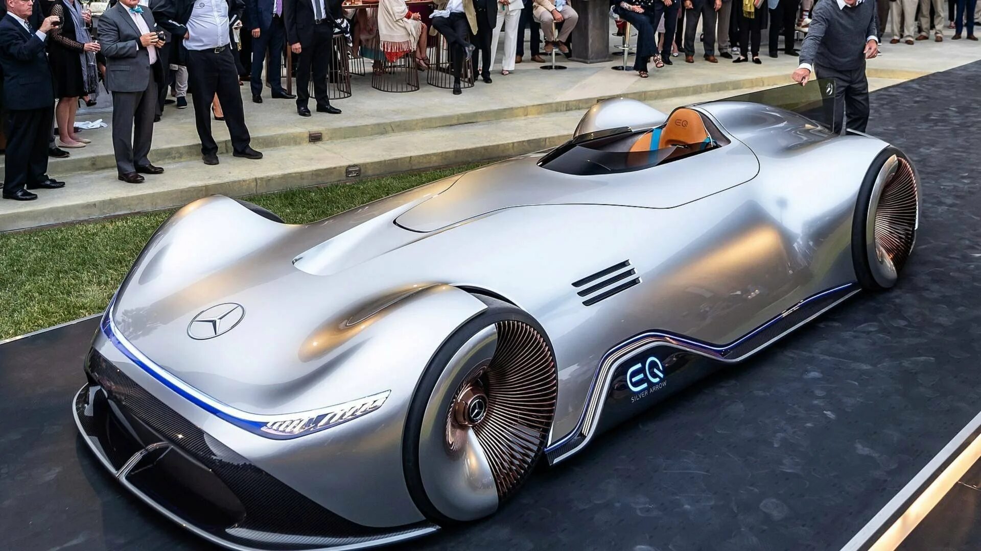 Мерседес быстрая машина. Mercedes-Benz Vision EQ Silver arrow Concept 2018. Мерседес Бенц Silver arrow. Mercedes Vision EQ Silver arrow. Mercedes-Benz Vision EQ Silver.